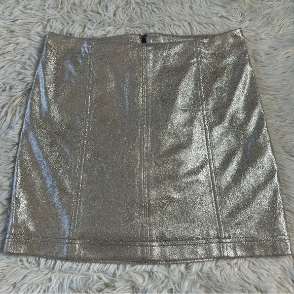 Free People Modern Femme metallic rose gold crackle suede mini skirt size 4 - Picture 6 of 11